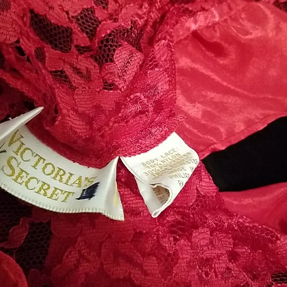 Victoria’s Secret Red 90's Gold Label Vintage Lace Teddy Satin Ruffle Bodysuit - Picture 7 of 16
